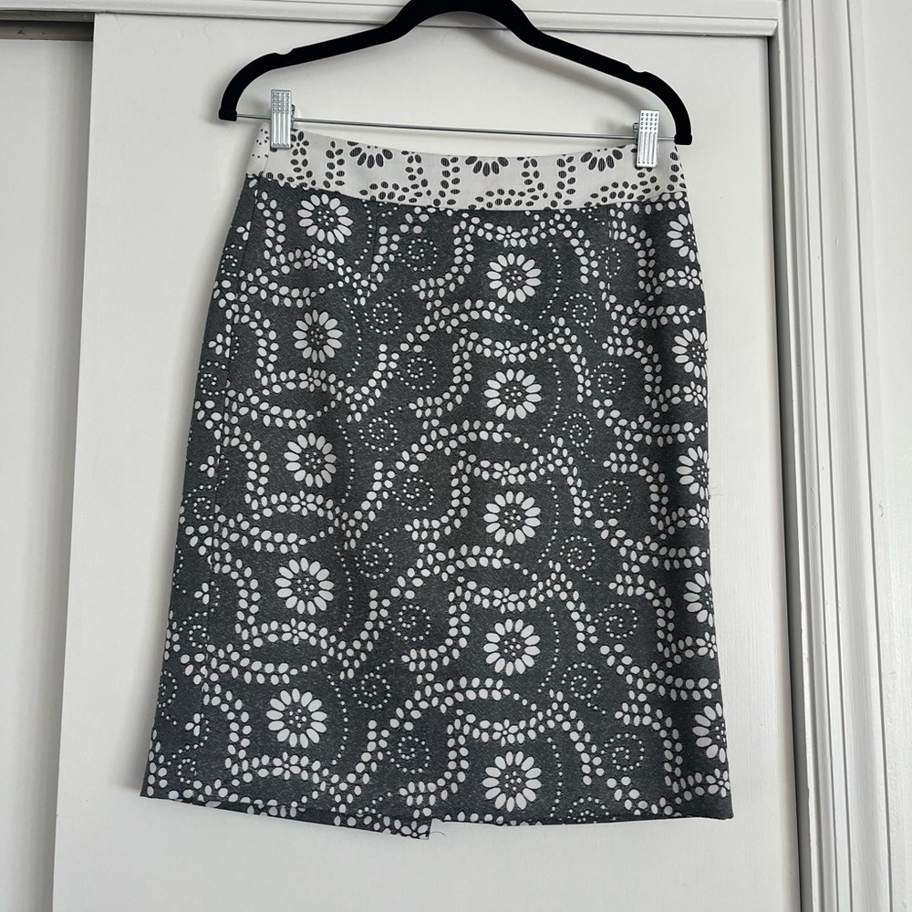 Banana Republic Gray and White Asymmetrical Pencil Skirt